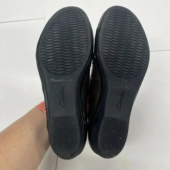 Clarks Women’s Everlay Tara Leather 7.5M Slip on Low Heel Shoes Brown - Picture 12 of 13